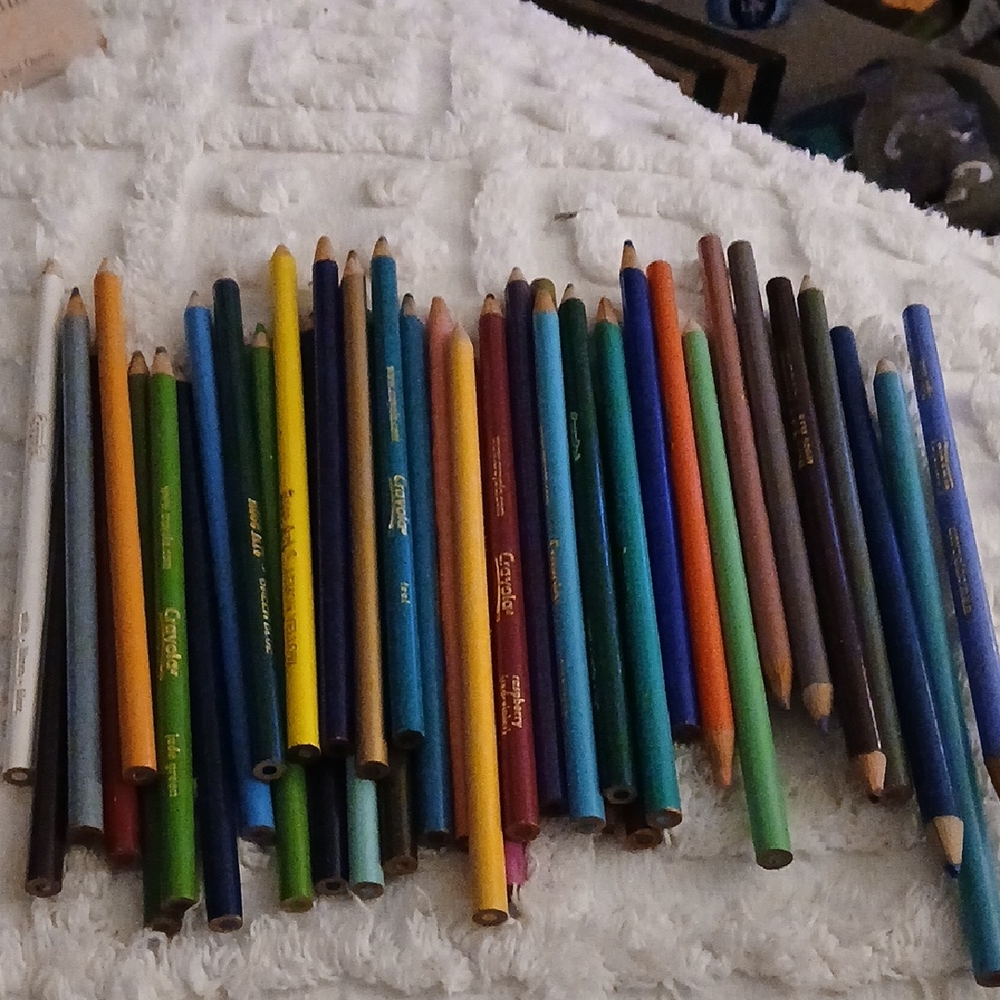 Crayola Colorful Assorted Pencils Set